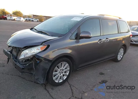 2012 Toyota Sienna Limited V6 7 Passenger z USA, uszkodzony, nr VIN 5TDYK3DC2CS256726